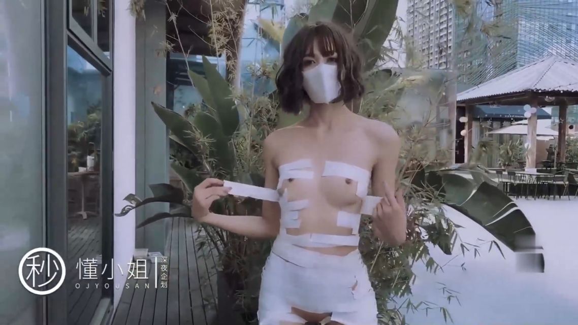 [1V/444M]秒懂小姐 - 全裸捆绑胶带游览艺术馆 高难度三点全露游逛园区私家车后备箱自慰