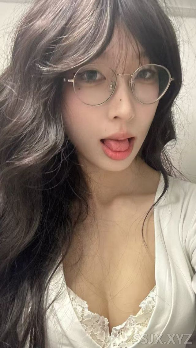 [25V+49P/636M]小水不哭 - 十万粉丝高颜值女大学生 丝足美腿御姐 大尺度美鲍自慰视频