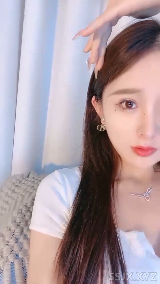 [1V/692M]顶级尤物颜值女神！好久没播回归！极品修长美腿，全身粉嫩道具自慰，按摩器震穴深插娇喘 第一弹