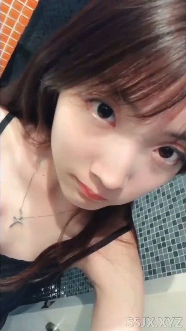 [1V/34M]网传某大学美女被假经纪人欺骗面试